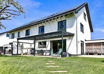 Doppelhaushaelfte-Sasbach-Garten-Glasdach