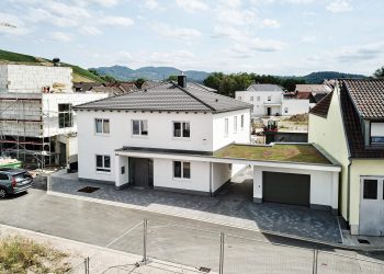 Einfamilienhaus-Achern-Garage-schluesselfertig